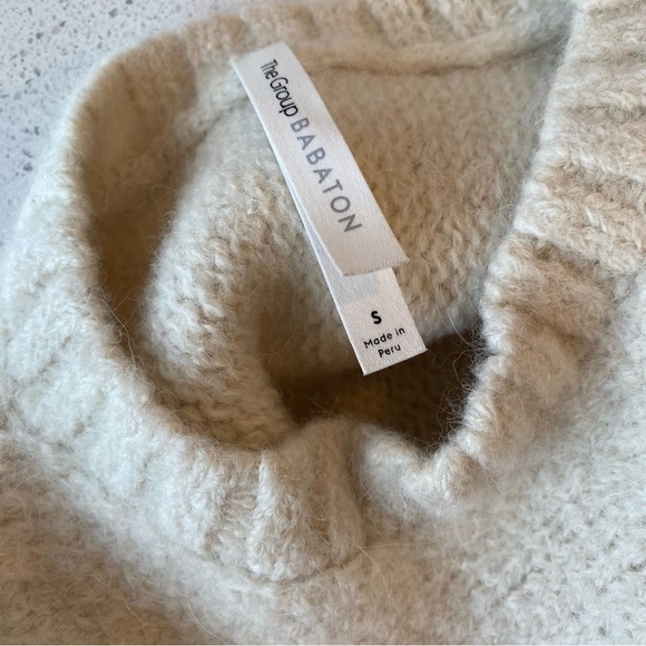 Aritzia BABATON Alpaca Ivory Crop Sweater 3/4 Batwing Sleeves Women's Size Small - Picture 4 of 8